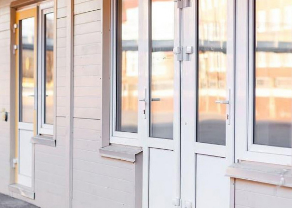 вхідні пластикові двері