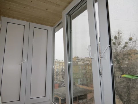 пластикова шафа на балкон Київ