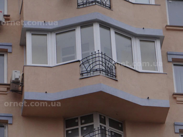еркерний балкон скління