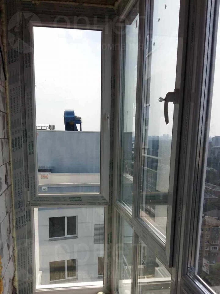 скління балкона в Києві