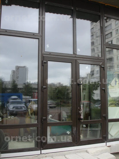 вхідна група до магазину фото